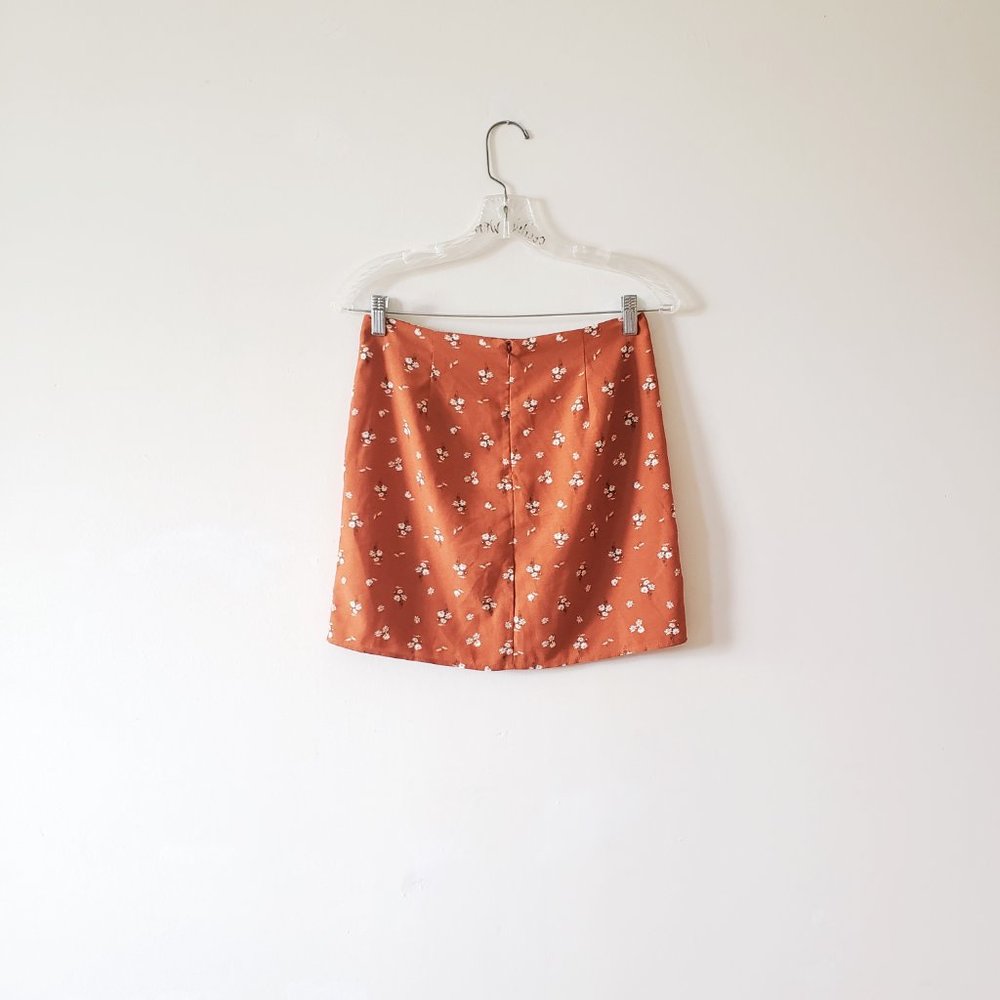 *SOLD* Aeropostale Rust Floral Mini Skirt Small - Picture 2 of 7